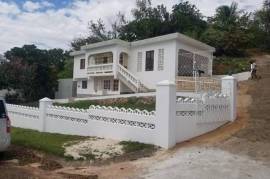 4 Bedrooms 2 Bathrooms, House for Sale in Spur Tree