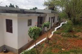 4 Bedrooms 2 Bathrooms, House for Sale in Spur Tree