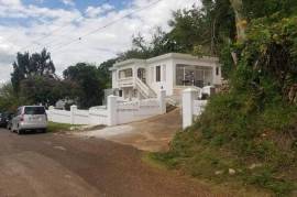 4 Bedrooms 2 Bathrooms, House for Sale in Spur Tree