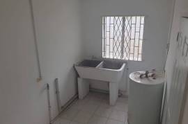 5 Bedrooms 4 Bathrooms, House for Sale in May Pen