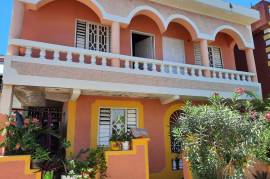 3 Bedrooms 2 Bathrooms, House for Sale in Kingston 2