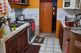 3 Bedrooms 2 Bathrooms, House for Sale in Kingston 2