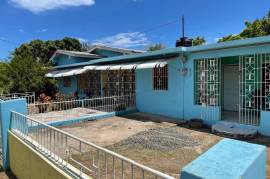 5 Bedrooms 4 Bathrooms, House for Sale in Spanish Town