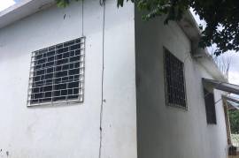 2 Bedrooms 1 Bathrooms, House for Sale in Spanish Town