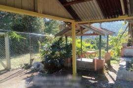 3 Bedrooms 2 Bathrooms, House for Sale in Anchovy