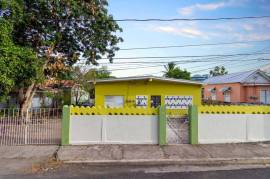 4 Bedrooms 3 Bathrooms, House for Sale in Kingston 4