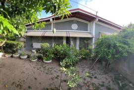 4 Bedrooms 3 Bathrooms, House for Sale in Spanish Town