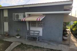 4 Bedrooms 3 Bathrooms, House for Sale in Spanish Town