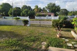 4 Bedrooms 3 Bathrooms, House for Sale in Spanish Town