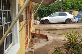 5 Bedrooms 3 Bathrooms, House for Sale in May Pen