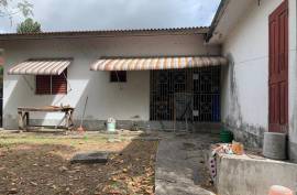 5 Bedrooms 4 Bathrooms, House for Sale in May Pen