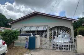 5 Bedrooms 4 Bathrooms, House for Sale in May Pen