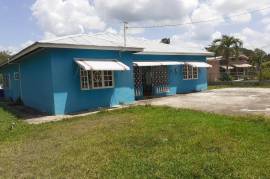 4 Bedrooms 2 Bathrooms, House for Sale in May Pen