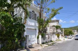 6 Bedrooms 4 Bathrooms, House for Private in Montego Bay