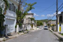 6 Bedrooms 4 Bathrooms, House for Private in Montego Bay