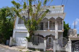 6 Bedrooms 4 Bathrooms, House for Private in Montego Bay