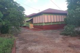 4 Bedrooms 3 Bathrooms, House for Sale in Junction