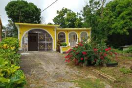 4 Bedrooms 2 Bathrooms, House for Sale in Oracabessa