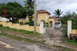 4 Bedrooms 3 Bathrooms, House for Private in Spanish Town