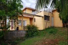 4 Bedrooms 3 Bathrooms, House for Private in Spanish Town