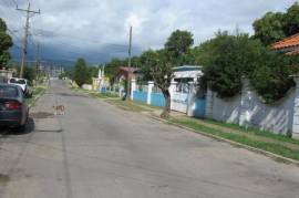 3 Bedrooms 2 Bathrooms, House for Sale in Spanish Town