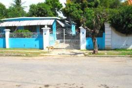 3 Bedrooms 2 Bathrooms, House for Sale in Spanish Town