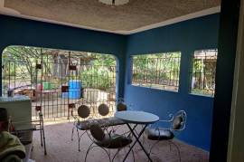 5 Bedrooms 2 Bathrooms, House for Sale in Linstead