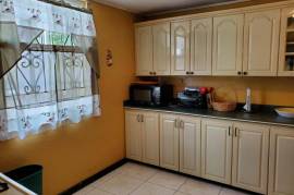 4 Bedrooms 2 Bathrooms, House for Sale in Mandeville