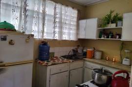 4 Bedrooms 2 Bathrooms, House for Sale in Kingston 11