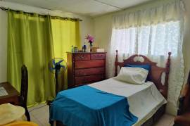 4 Bedrooms 2 Bathrooms, House for Sale in Kingston 11