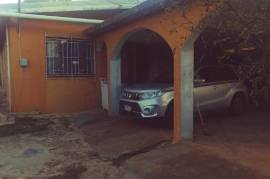 6 Bedrooms 3 Bathrooms, House for Private in Mandeville