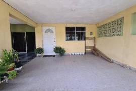 4 Bedrooms 2 Bathrooms, House for Sale in Spanish Town