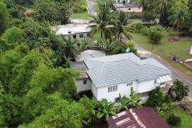 7 Bedrooms 5 Bathrooms, House for Sale in Linstead