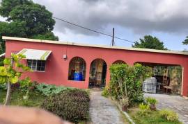 3 Bedrooms 2 Bathrooms, House for Sale in May Pen