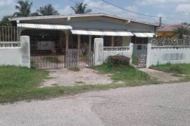 4 Bedrooms 3 Bathrooms, House for Sale in May Pen