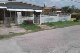 4 Bedrooms 3 Bathrooms, House for Sale in May Pen