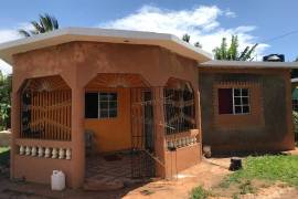 5 Bedrooms 2 Bathrooms, House for Sale in Spanish Town