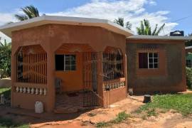 5 Bedrooms 2 Bathrooms, House for Sale in Spanish Town