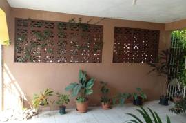 4 Bedrooms 3 Bathrooms, House for Sale in Kingston 20