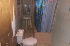 6 Bedrooms 4 Bathrooms, House for Sale in Greater Portmore