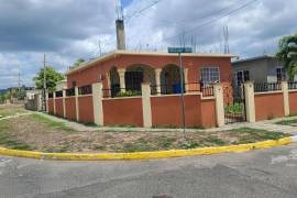 2 Bedrooms 1 Bathrooms, House for Sale in Spanish Town