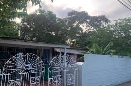 3 Bedrooms 1 Bathrooms, House for Sale in Kingston 20