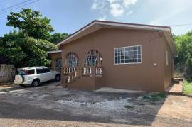 3 Bedrooms 2 Bathrooms, House for Sale in Junction