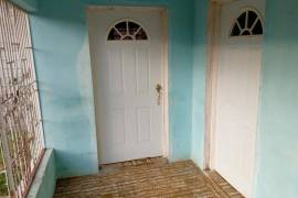 2 Bedrooms 1 Bathrooms, House for Sale in Chapleton