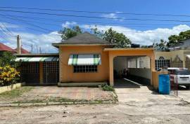 5 Bedrooms 3 Bathrooms, House for Sale in Savanna-La-Mar