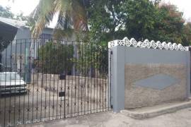 13 Bedrooms 7 Bathrooms, House for Sale in Kingston 8