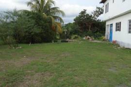 5 Bedrooms 3 Bathrooms, House for Sale in May Pen