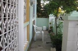 4 Bedrooms 3 Bathrooms, House for Sale in Greater Portmore