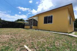 3 Bedrooms 1 Bathrooms, House for Sale in Spanish Town