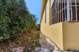 3 Bedrooms 1 Bathrooms, House for Sale in Spanish Town